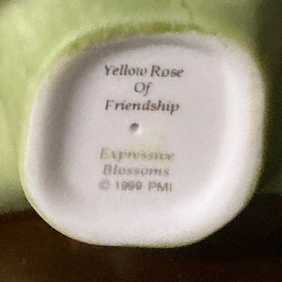 Precious Moments Yellow Rose of Friendship Expressive Blossoms 1999 PMI - Picture 7 of 7